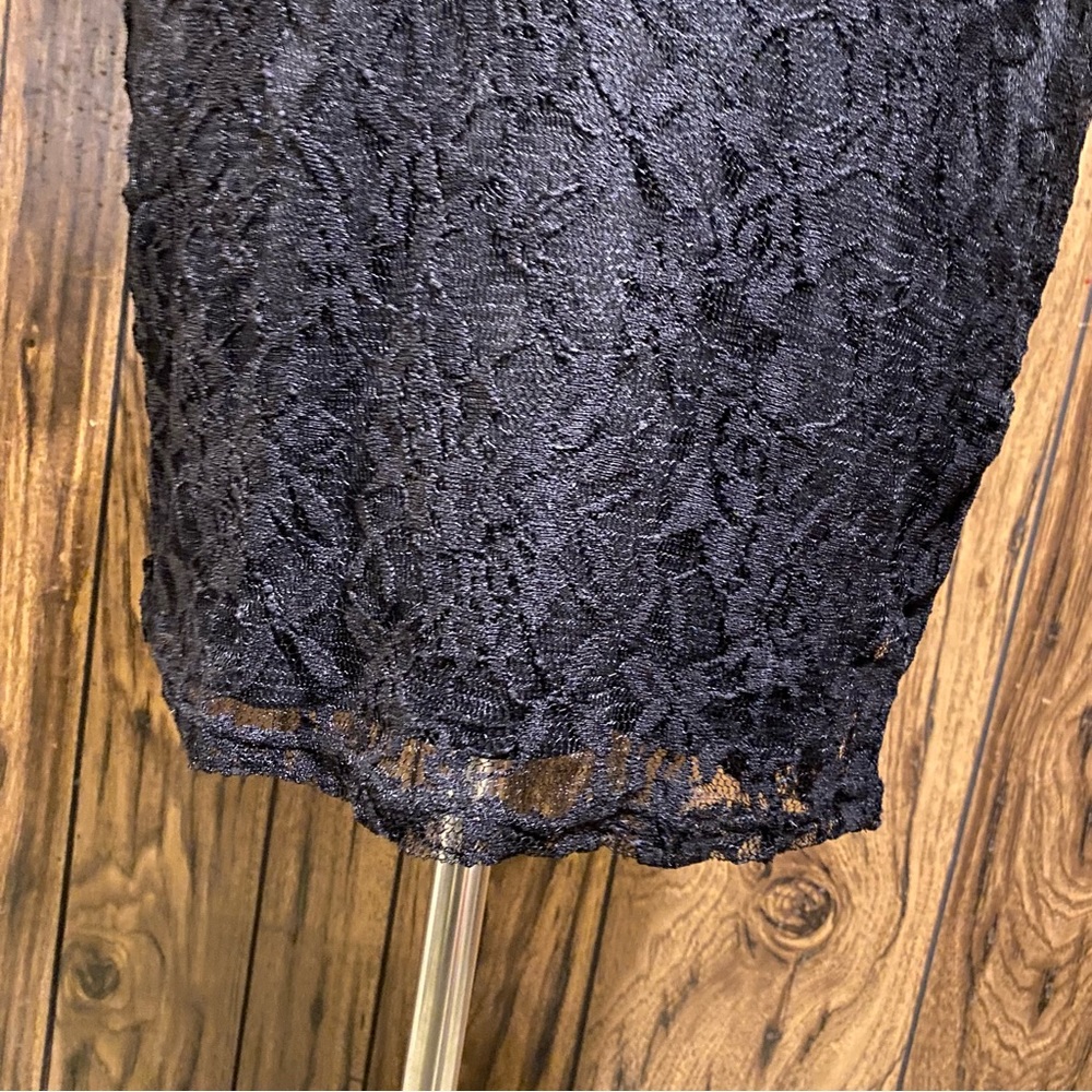 Wrap V Neck Cap Sleeve Elegant Lace Cocktail Dress - Picture 5 of 7